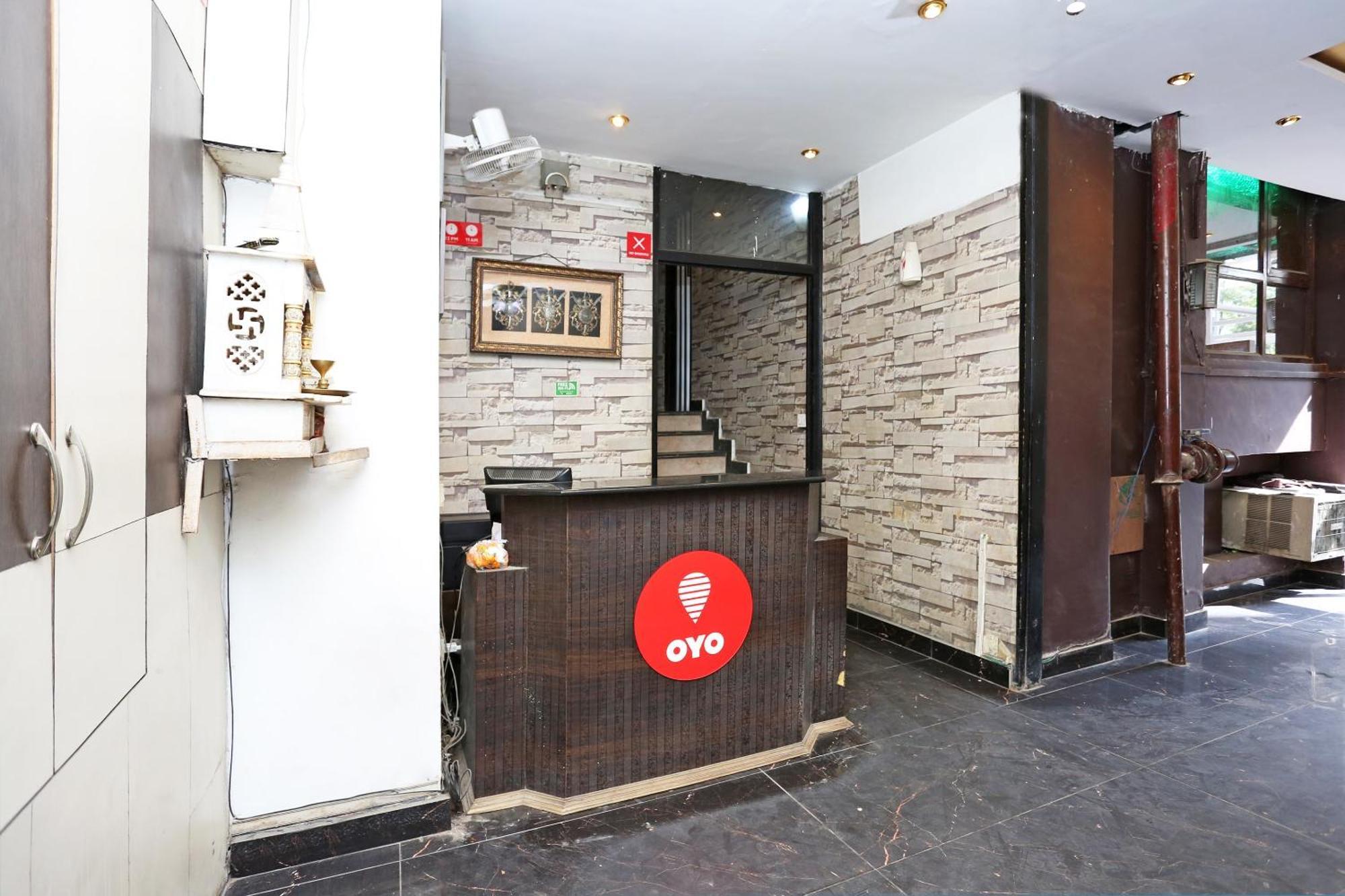 Oyo Flagship Hotel F Five Нью-Делі Екстер'єр фото