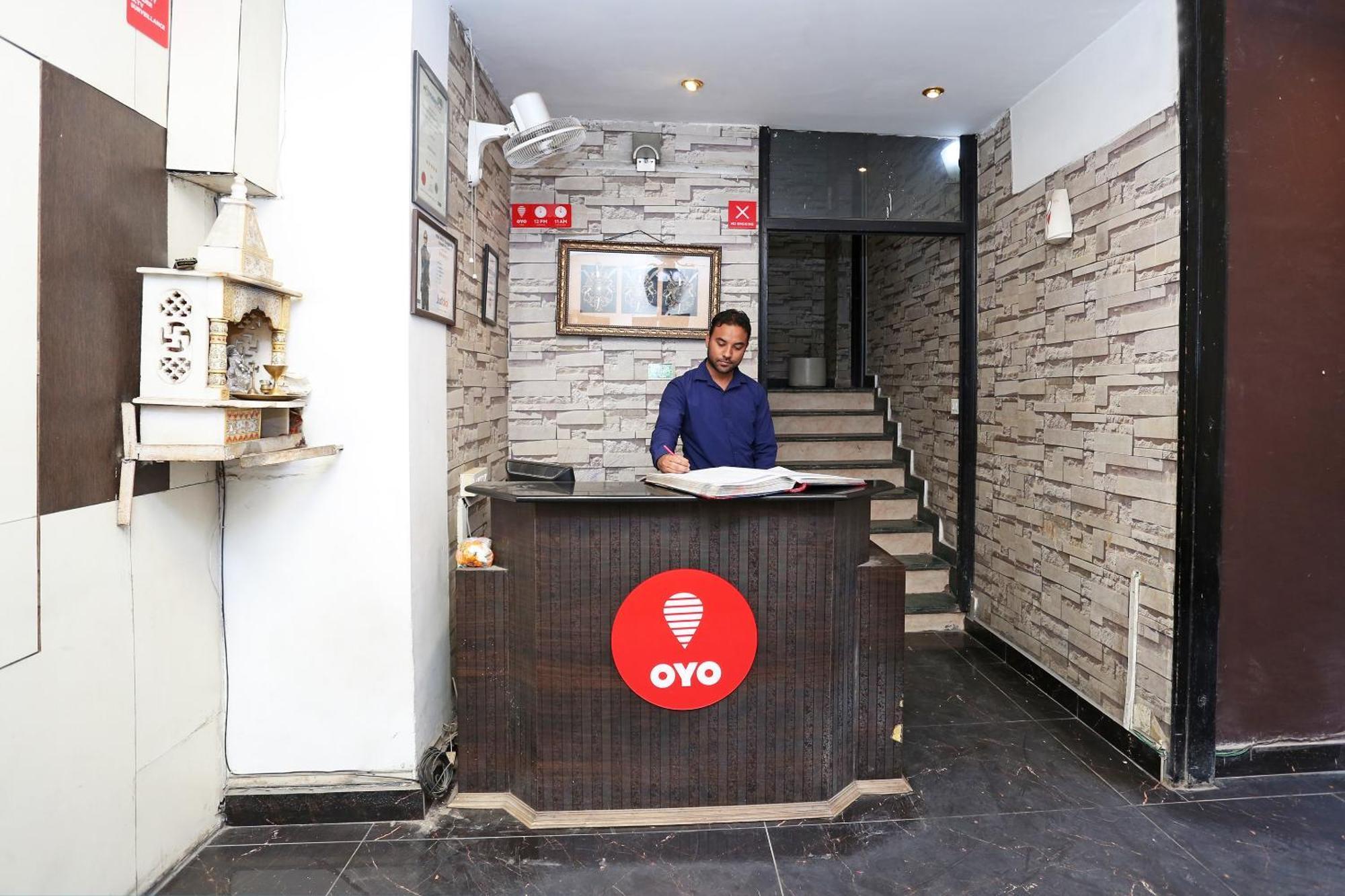 Oyo Flagship Hotel F Five Нью-Делі Екстер'єр фото
